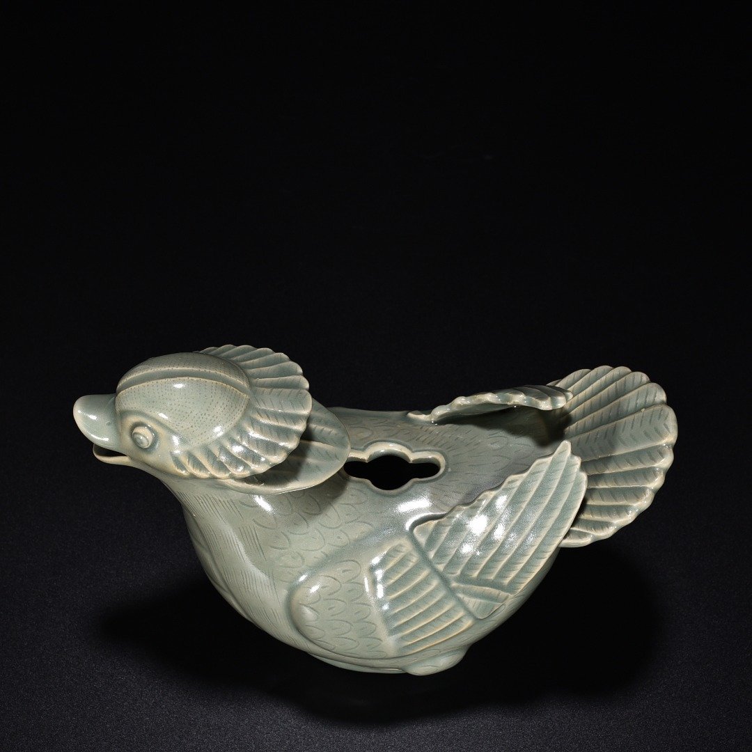 Song Dynasty Yue kiln celadon duck shaped water bowl