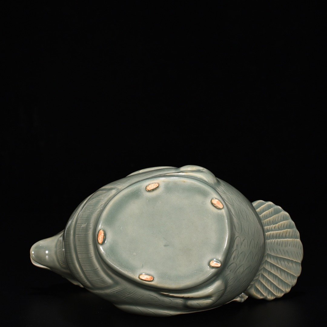 Song Dynasty Yue kiln celadon duck shaped water bowl