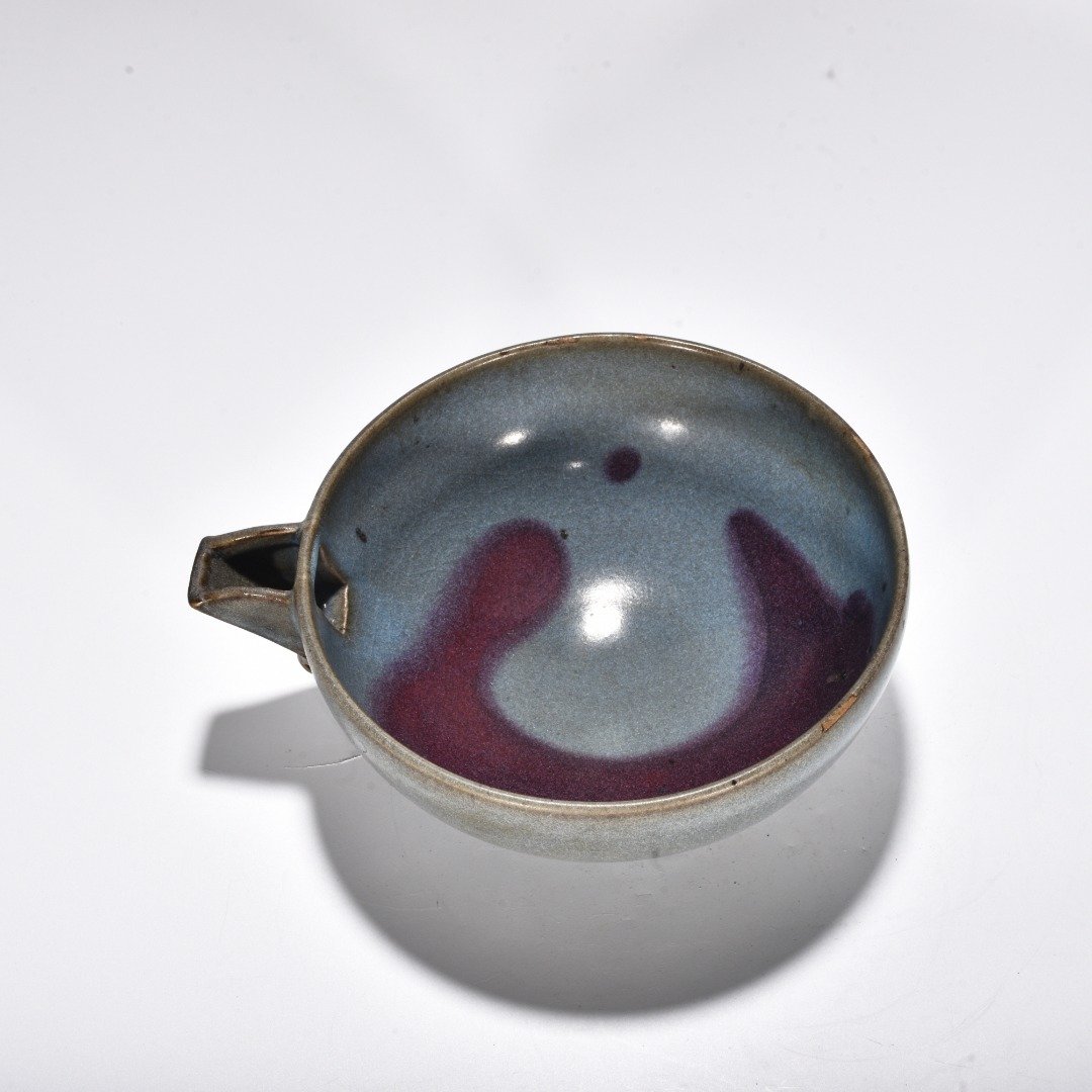 Song Dynasty Jun kiln sky blue glaze bowl