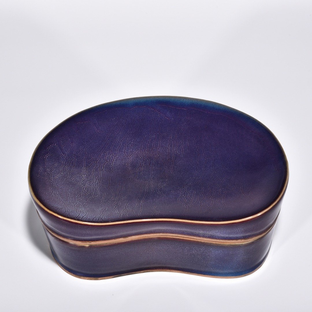 Song Dynasty Jun kiln obsidian rose purple glaze pillow box
