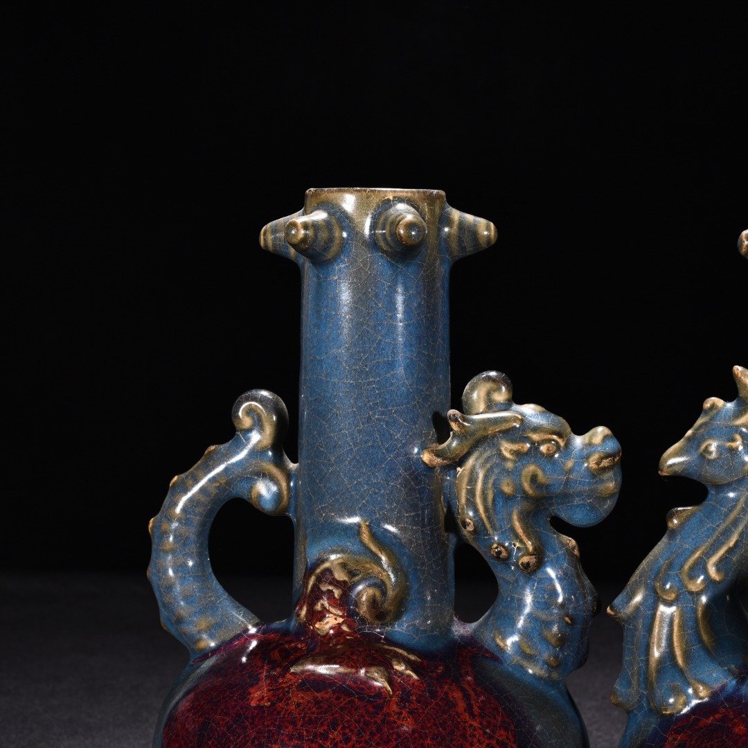 Song Dynasty Jun kiln obsidian rose red glaze dragon and phoenix vase