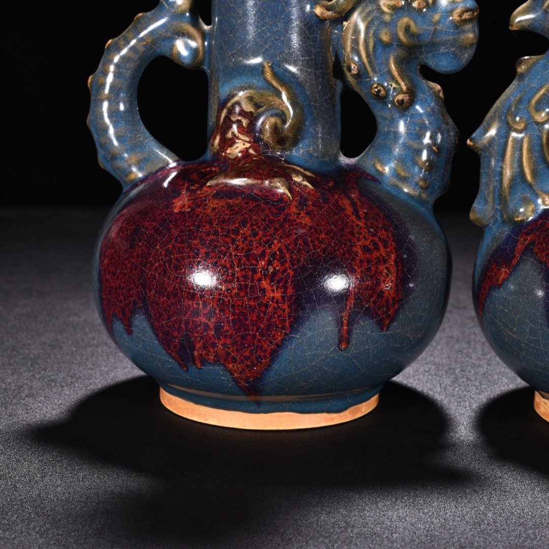 Song Dynasty Jun kiln obsidian rose red glaze dragon and phoenix vase