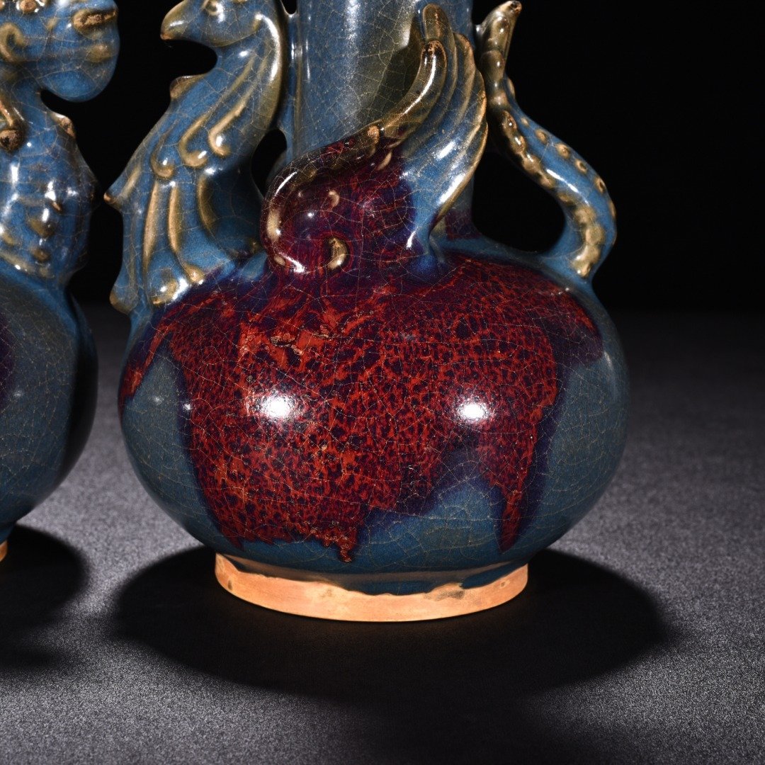 Song Dynasty Jun kiln obsidian rose red glaze dragon and phoenix vase