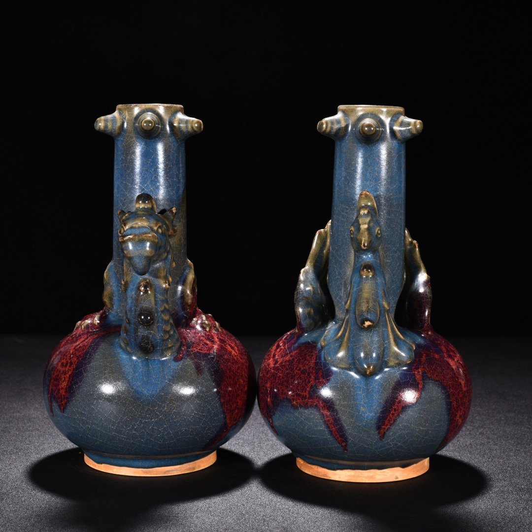 Song Dynasty Jun kiln obsidian rose red glaze dragon and phoenix vase