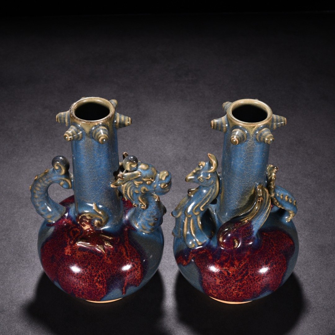 Song Dynasty Jun kiln obsidian rose red glaze dragon and phoenix vase