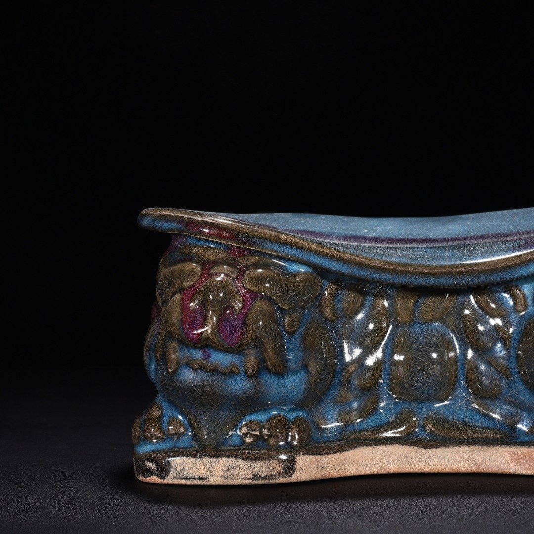 Song Dynasty Jun kiln rose purple glaze lion pillow