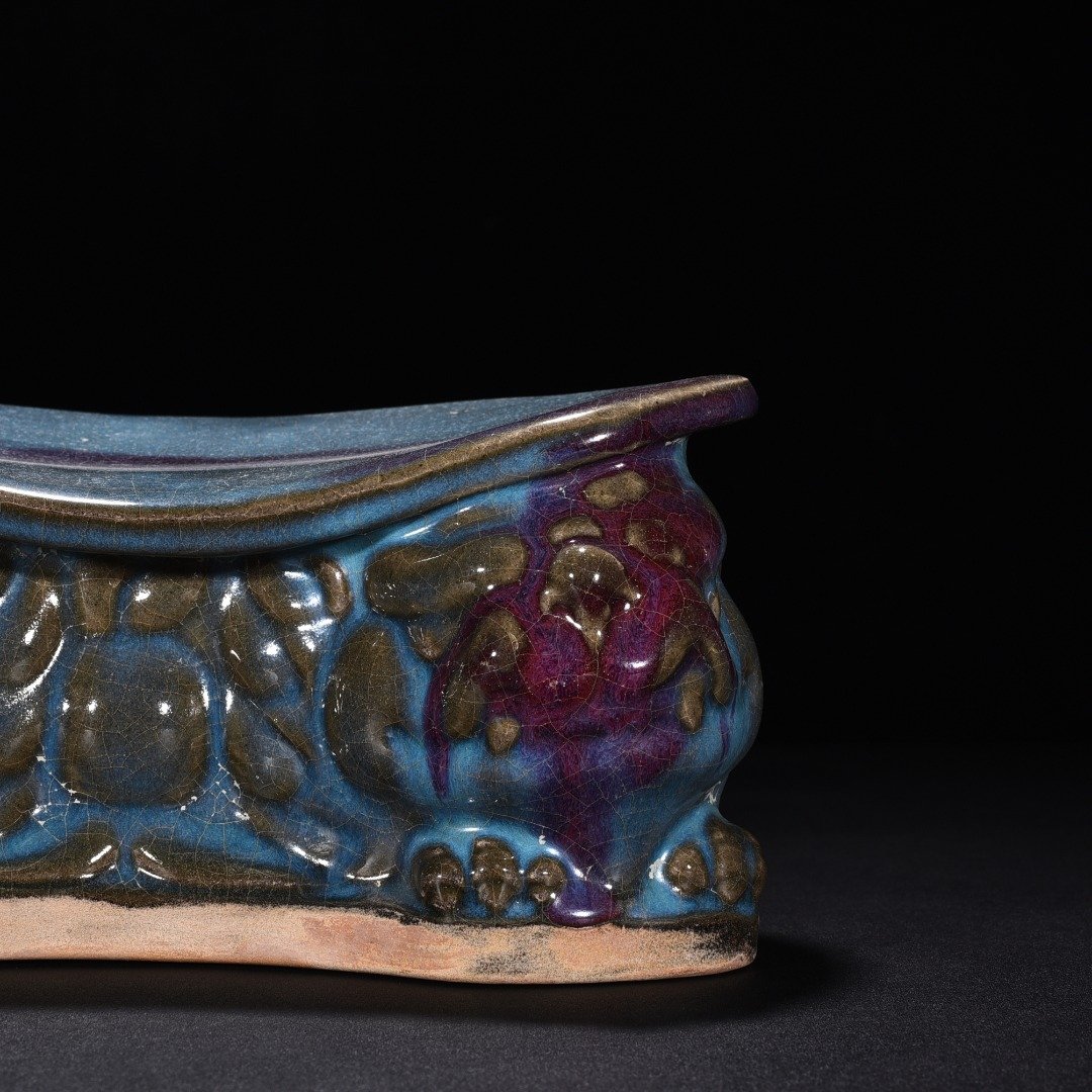 Song Dynasty Jun kiln rose purple glaze lion pillow