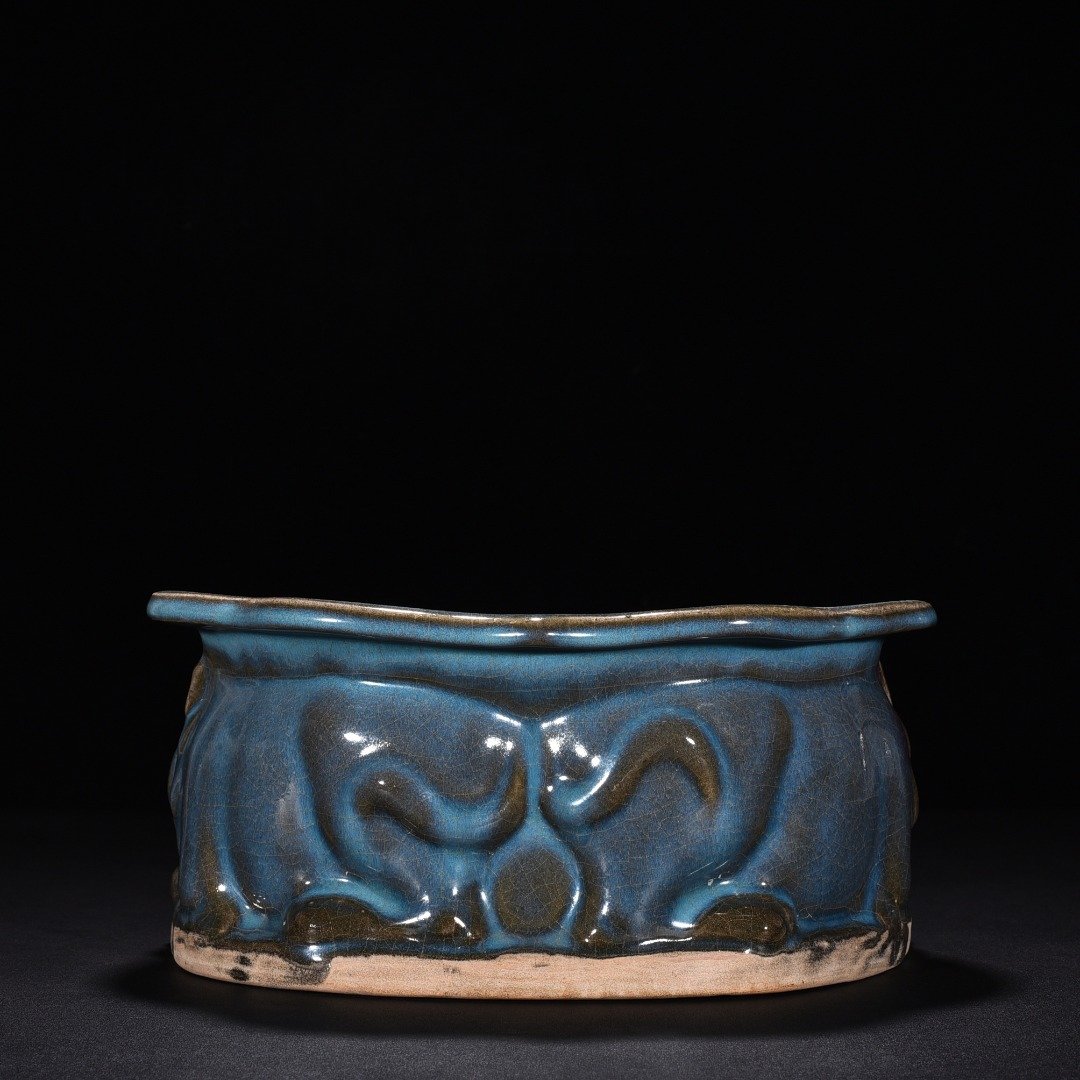 Song Dynasty Jun kiln rose purple glaze lion pillow