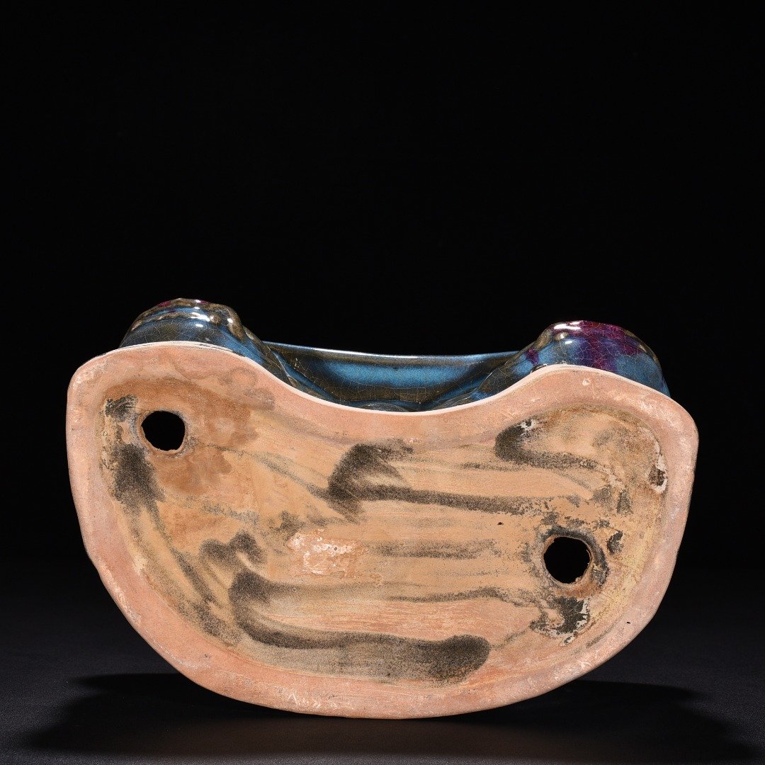 Song Dynasty Jun kiln rose purple glaze lion pillow