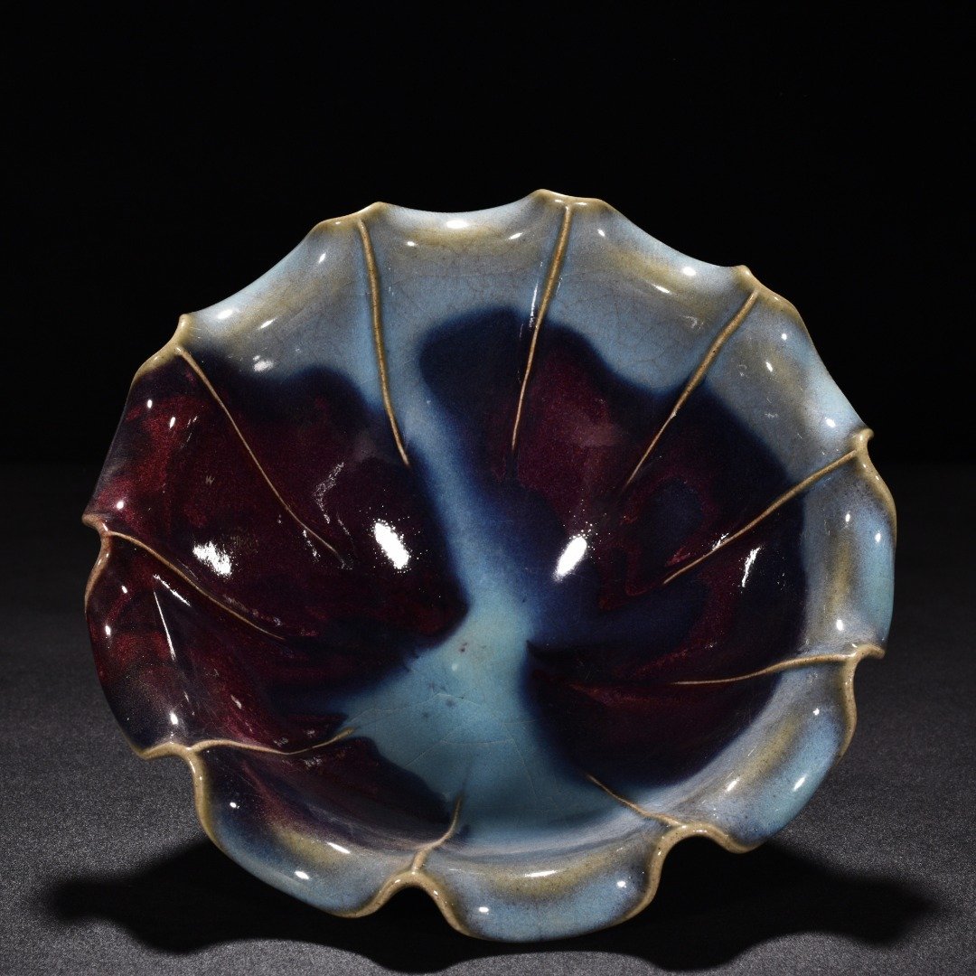 Song Dynasty Jun kiln blue glaze flower mouth bowl
