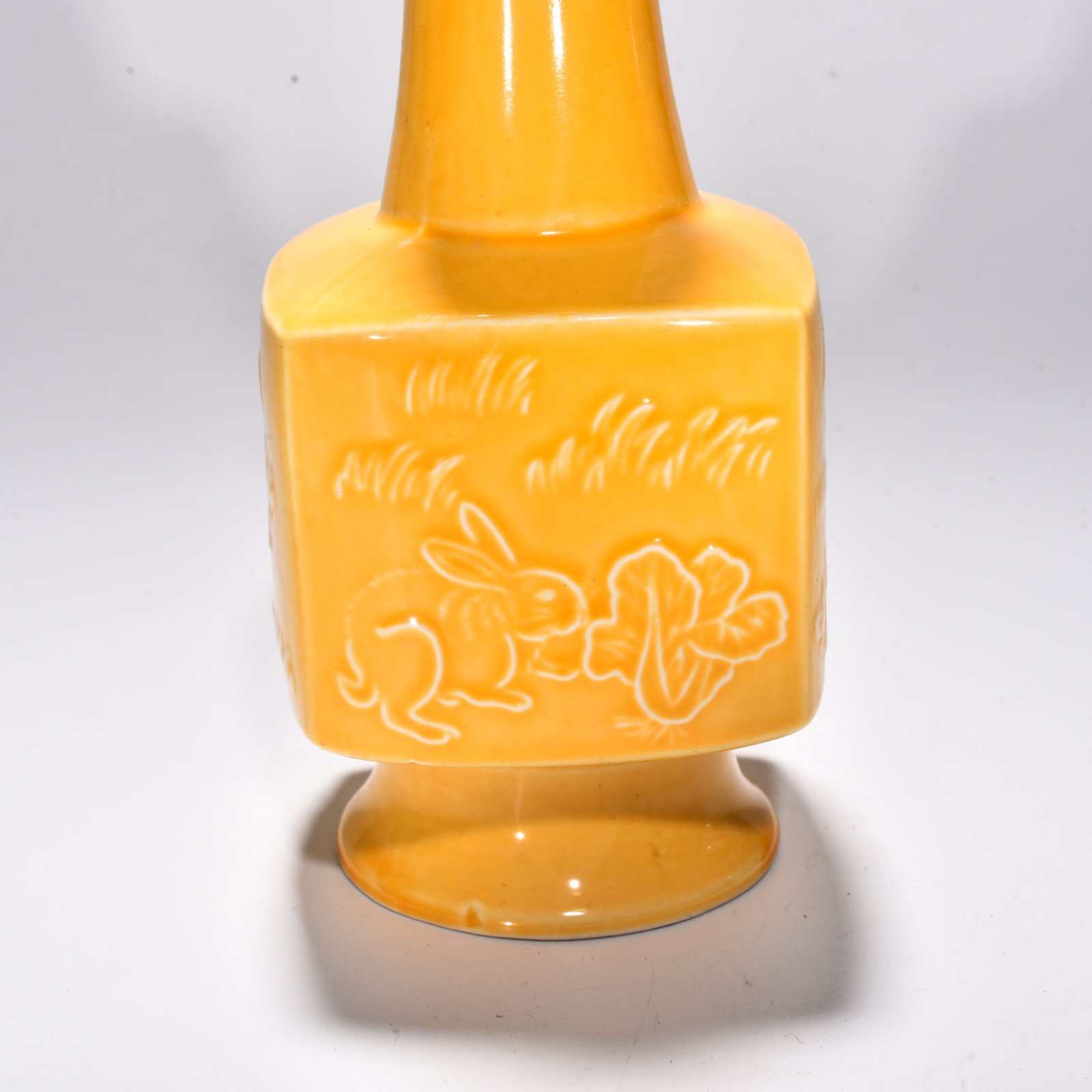Song Dynasty official rabbit pattern square vase