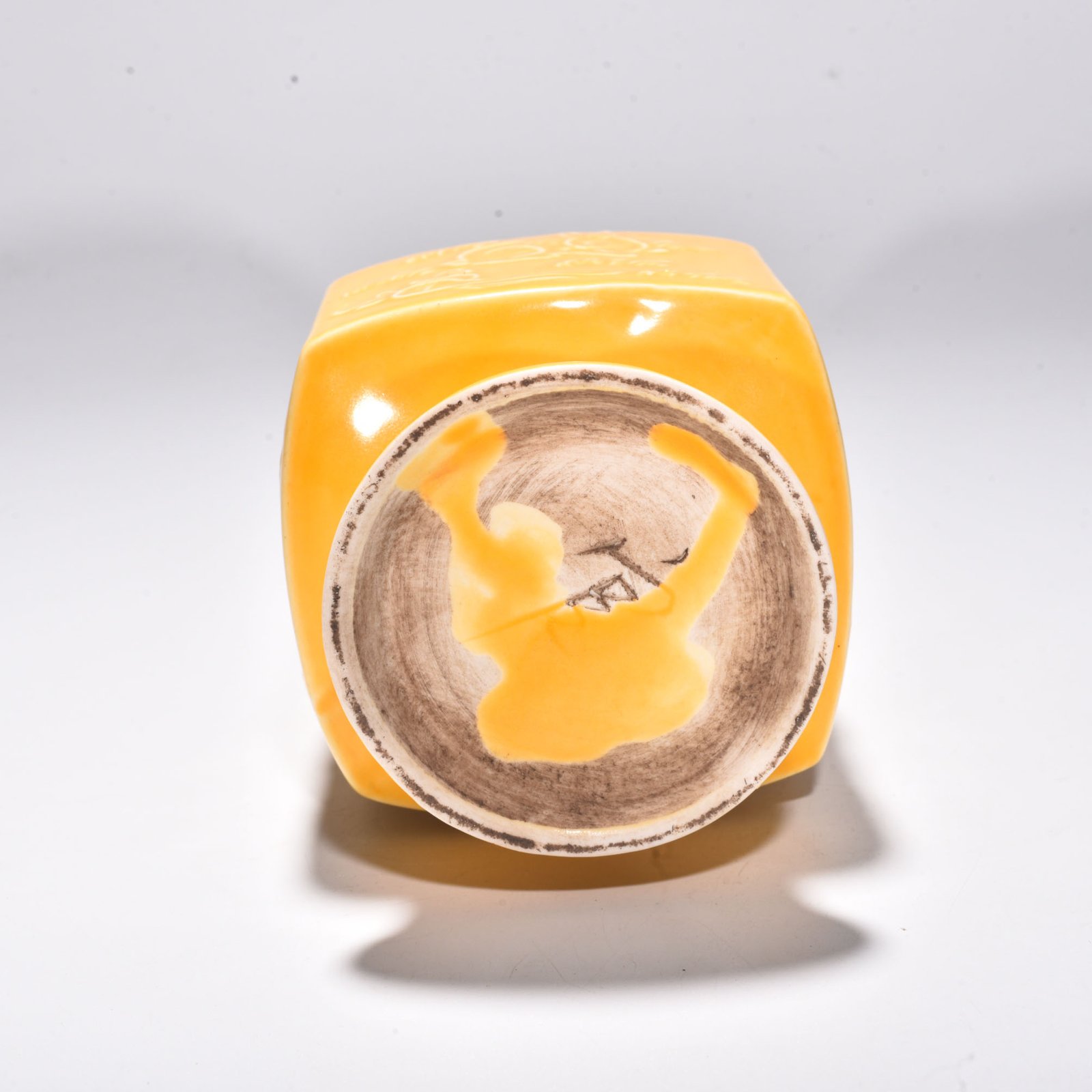 Song Dynasty official rabbit pattern square vase