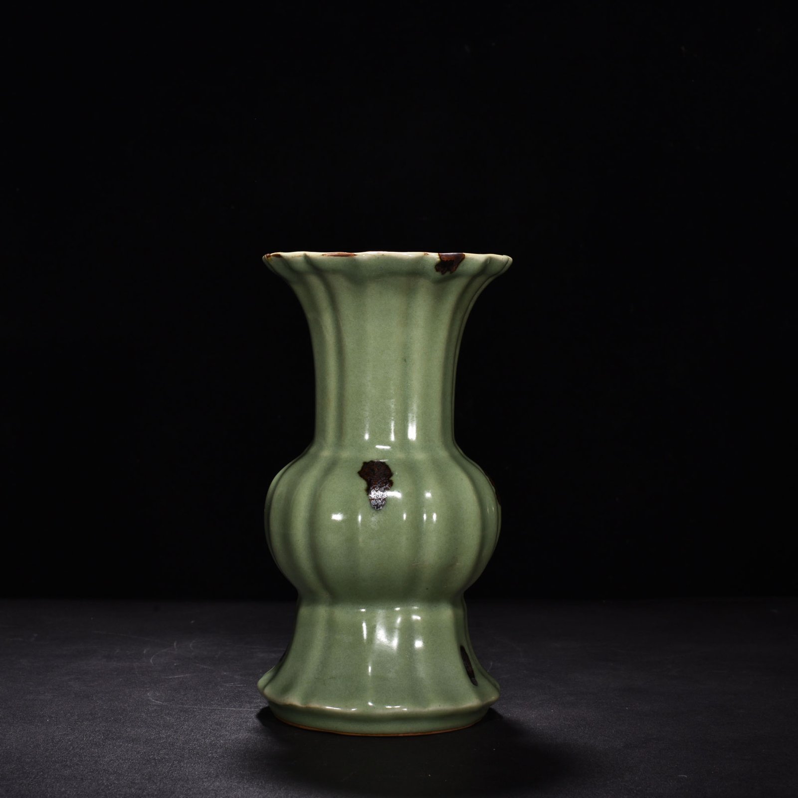 Song Dynasty kiln plum celadon glaze dotted flower goblet