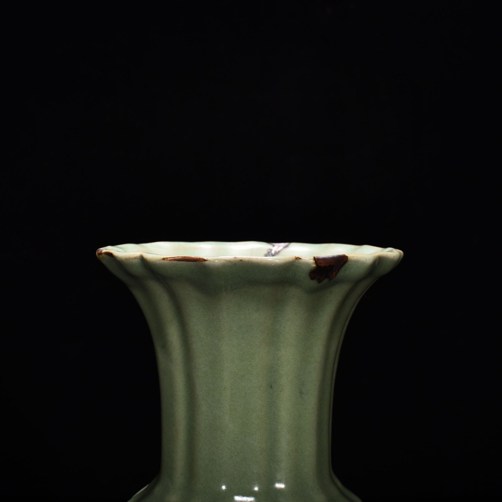 Song Dynasty kiln plum celadon glaze dotted flower goblet
