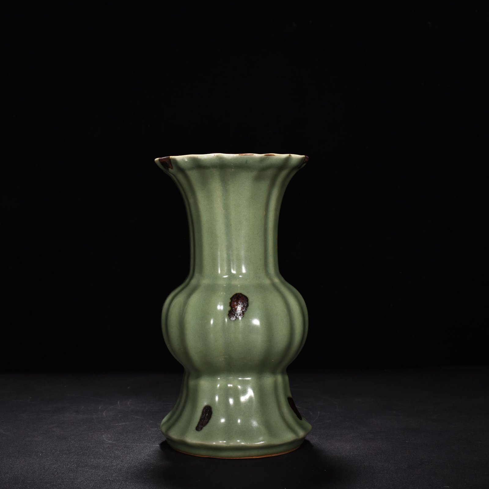 Song Dynasty kiln plum celadon glaze dotted flower goblet