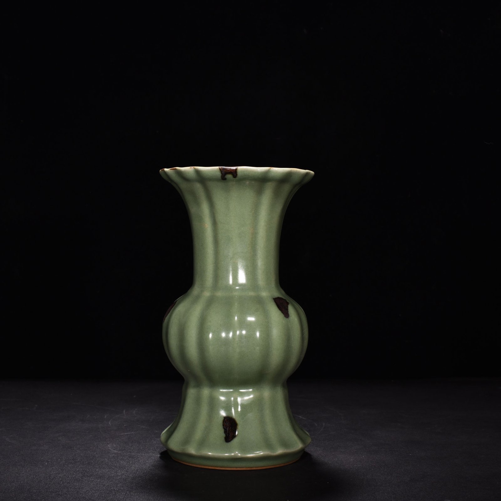 Song Dynasty kiln plum celadon glaze dotted flower goblet