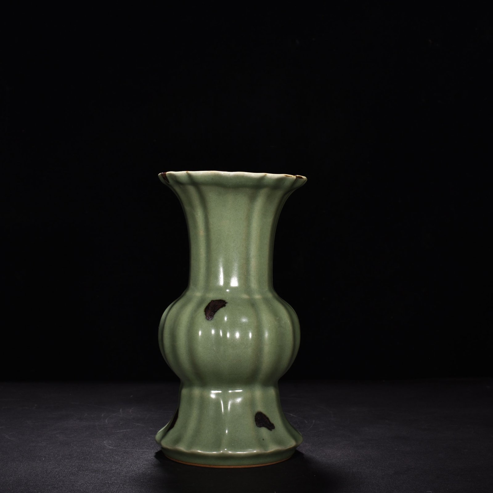 Song Dynasty kiln plum celadon glaze dotted flower goblet