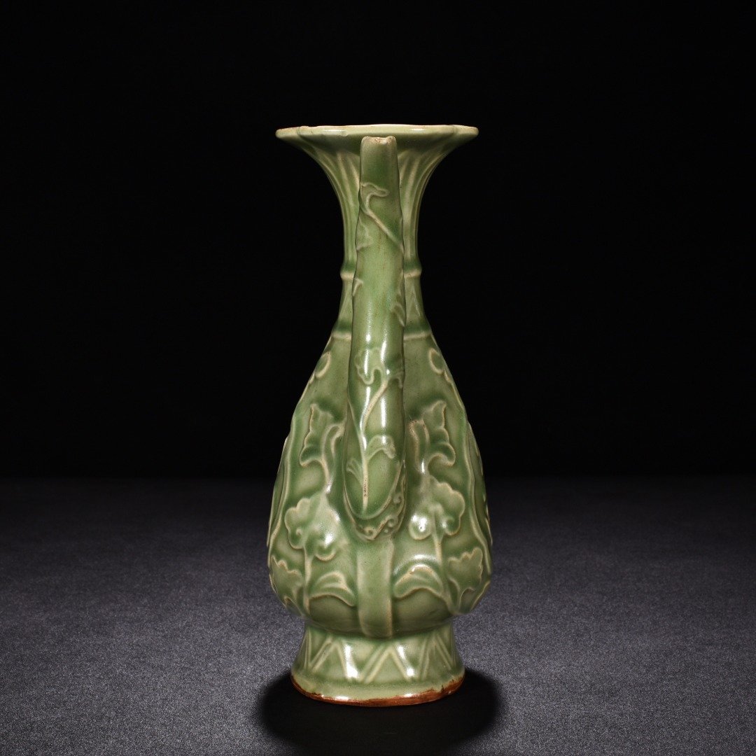 Song Dynasty kiln plum celadon ewer