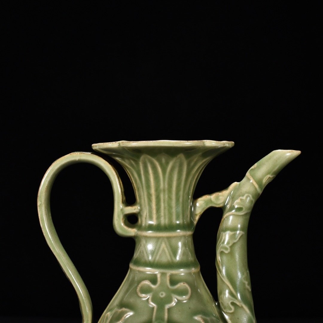 Song Dynasty kiln plum celadon ewer