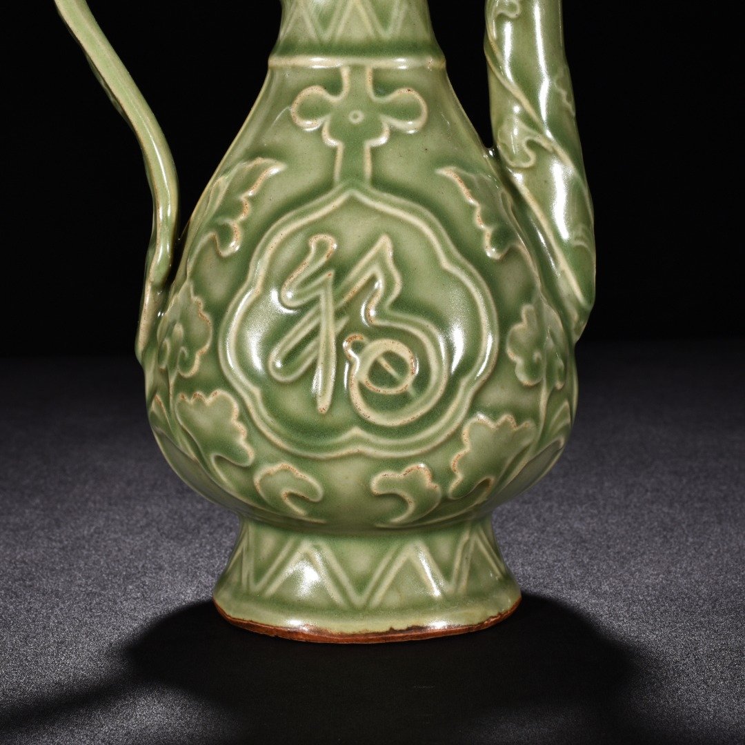 Song Dynasty kiln plum celadon ewer