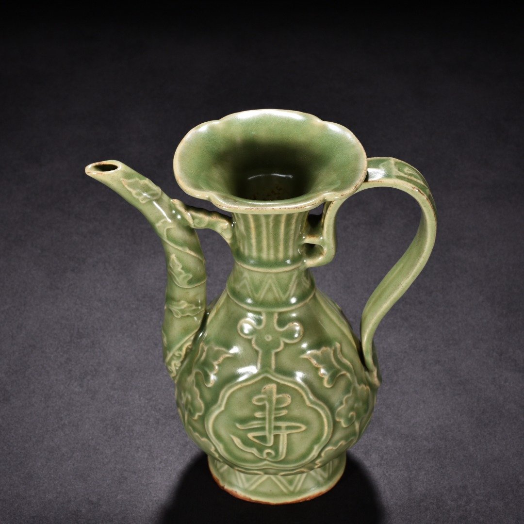Song Dynasty kiln plum celadon ewer