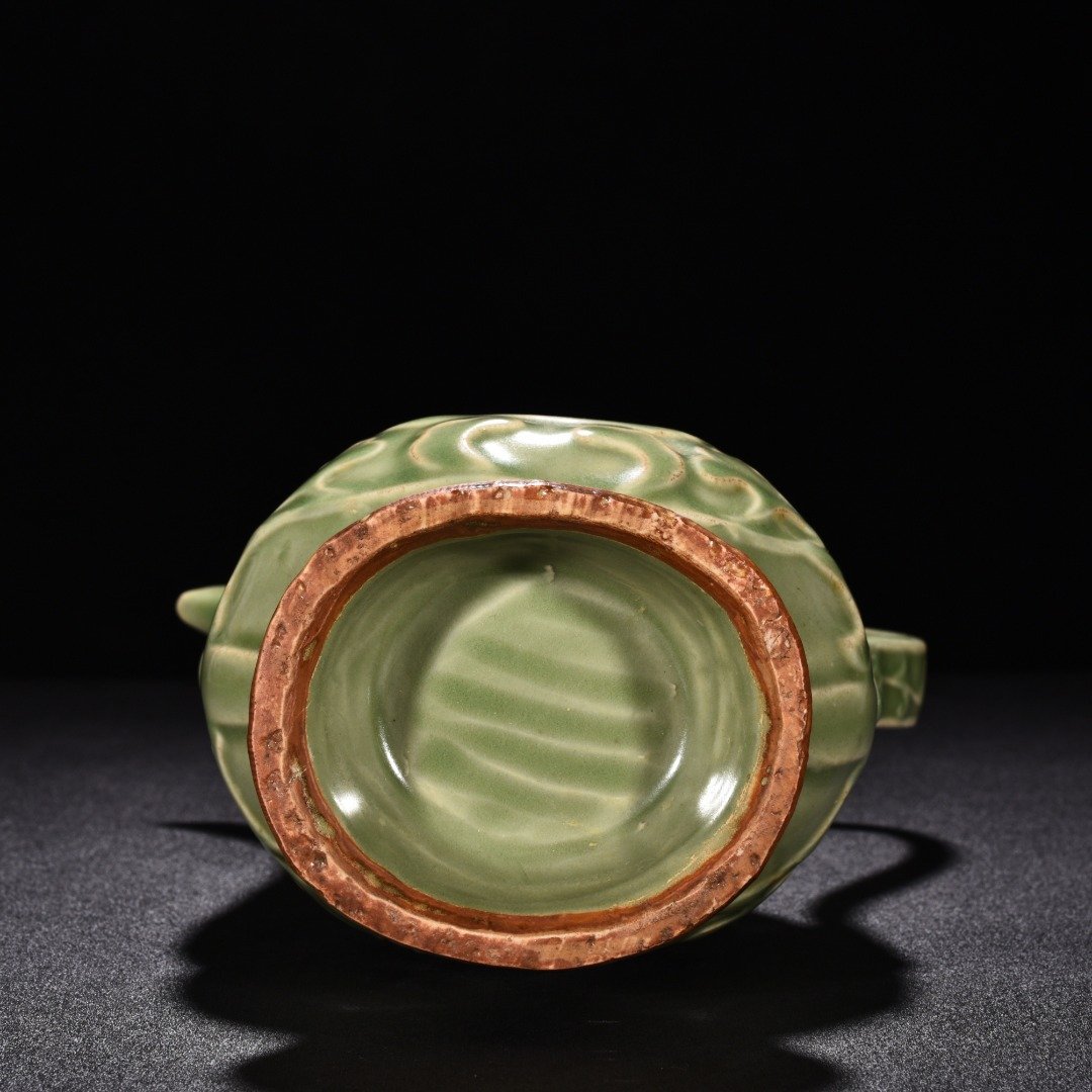 Song Dynasty kiln plum celadon ewer