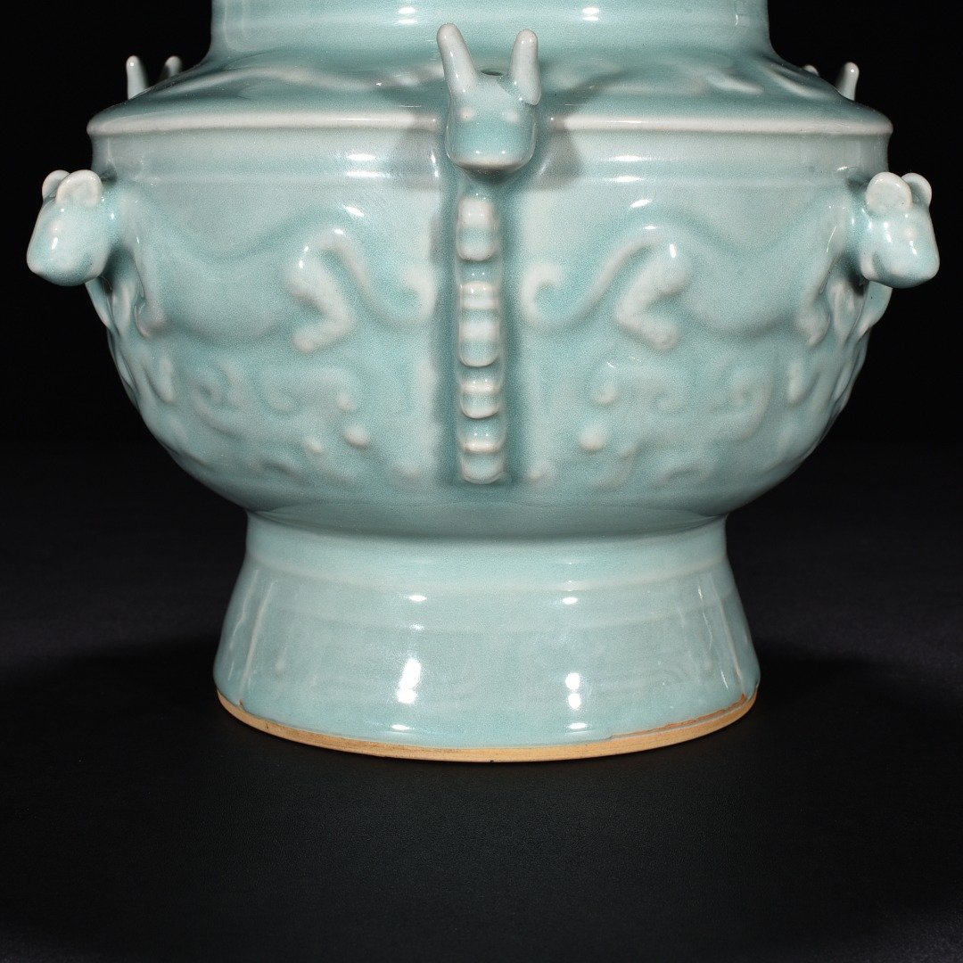 Song Dynasty kiln pink celadon glaze animal pattern statue