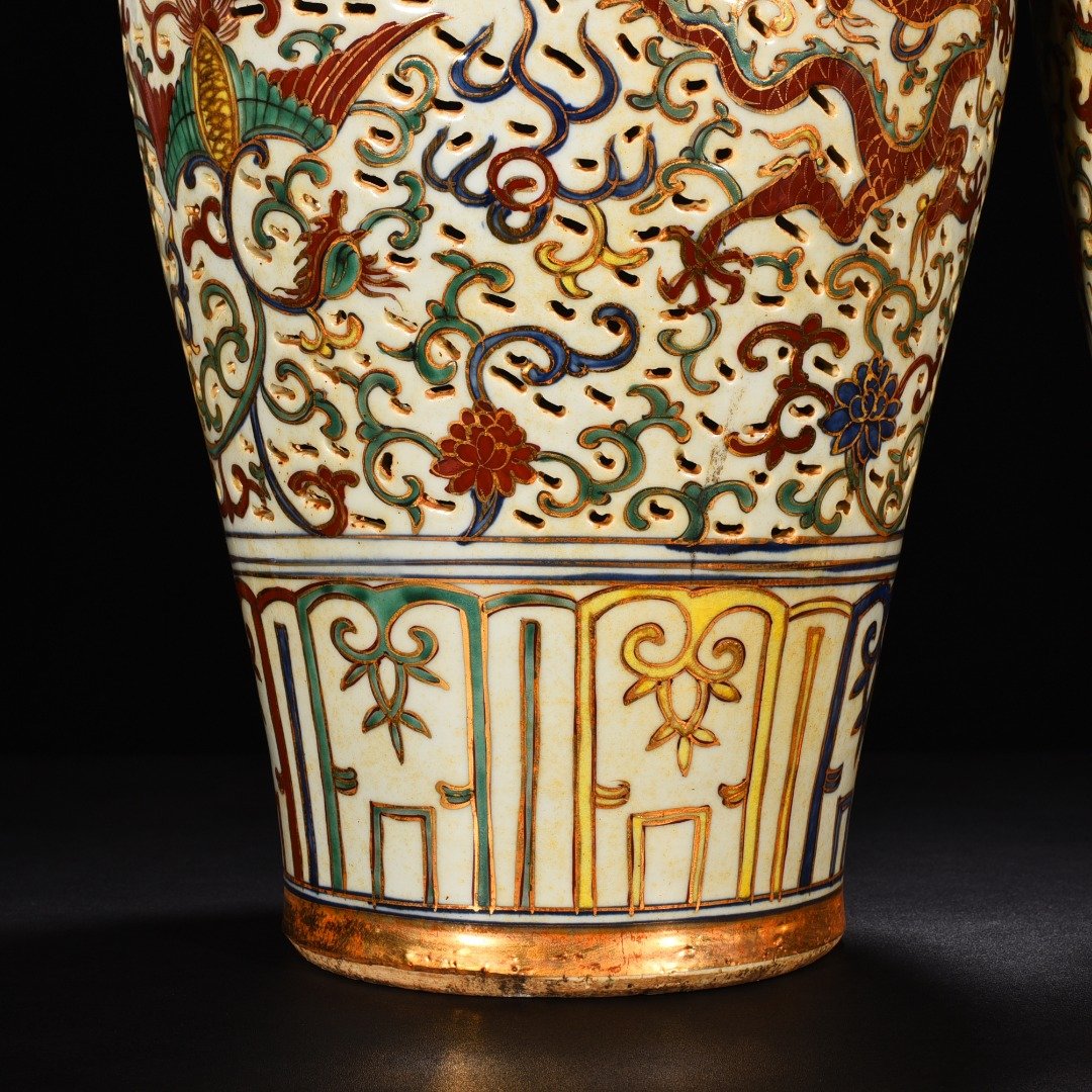 Ming Dynasty wanli five color gold painted plum vase