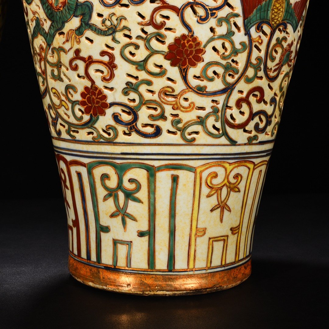 Ming Dynasty wanli five color gold painted plum vase
