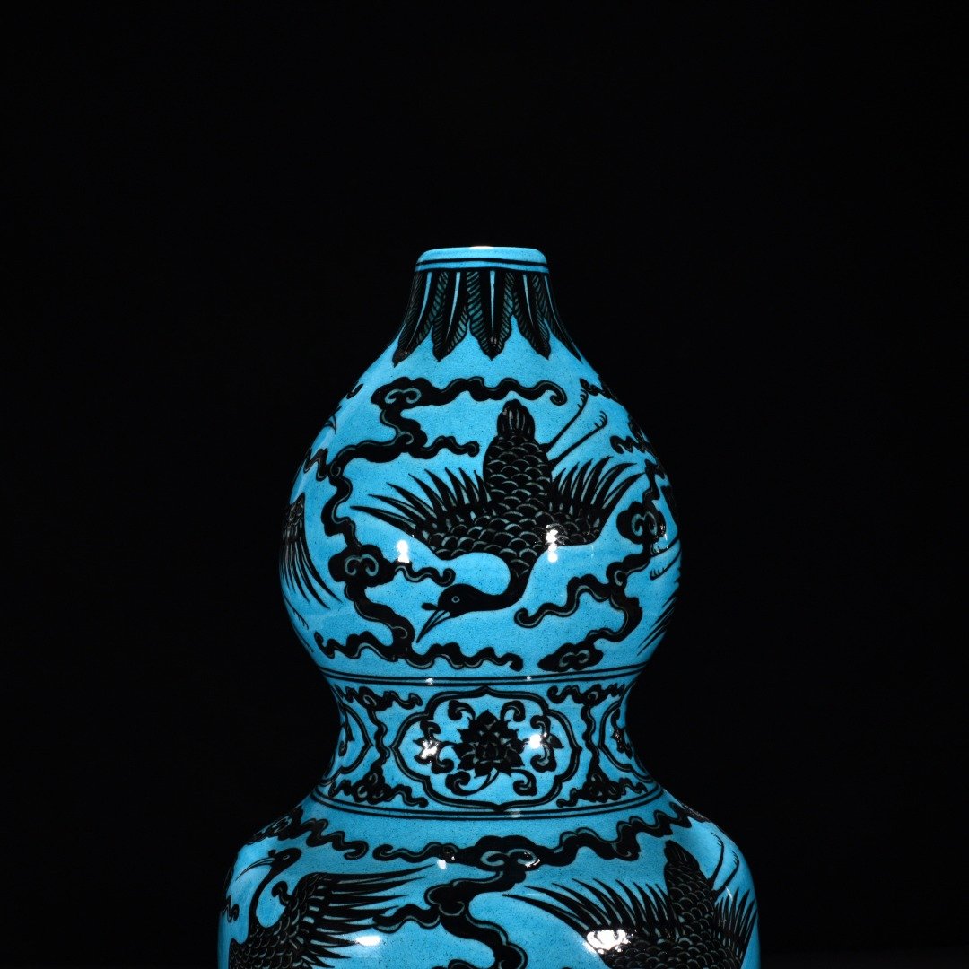 Ming Dynasty wanli Jiajing peacock blue glaze blue and white cloud gourd vase