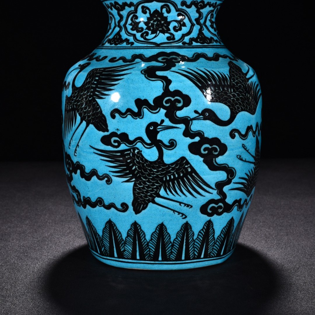 Ming Dynasty wanli Jiajing peacock blue glaze blue and white cloud gourd vase