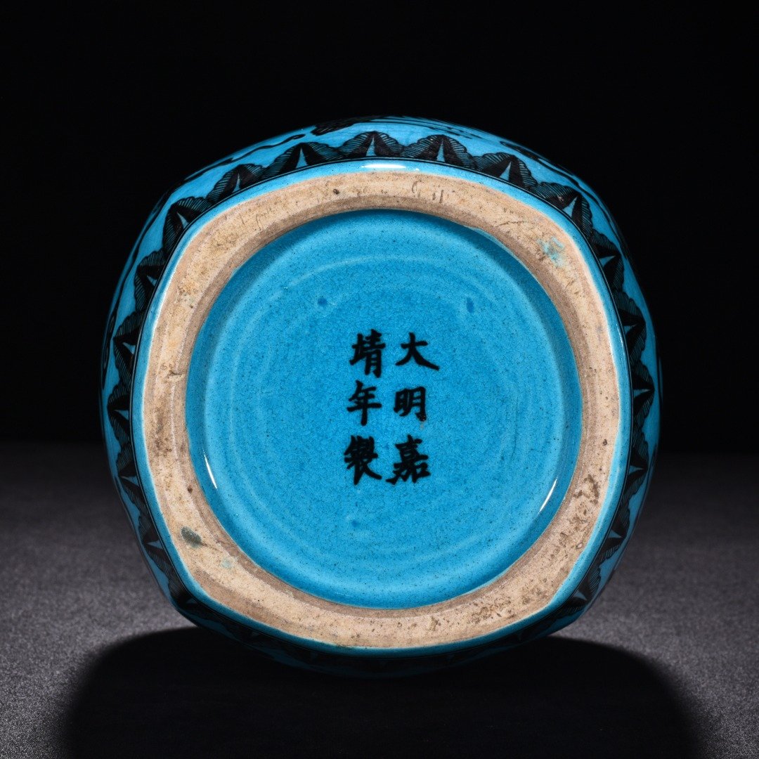 Ming Dynasty wanli Jiajing peacock blue glaze blue and white cloud gourd vase