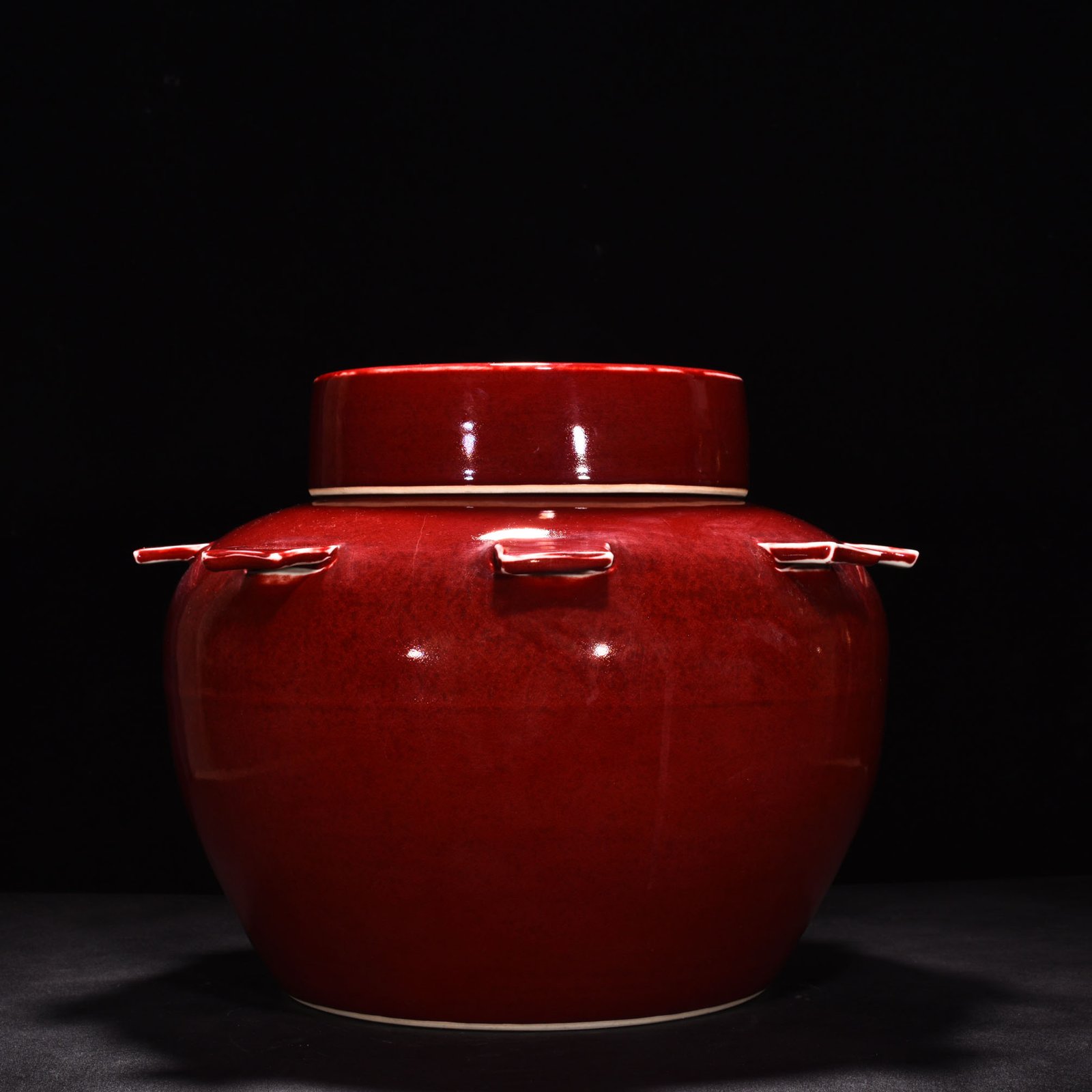 Ming Dynasty Xuande gem glazed jar with halberd lid