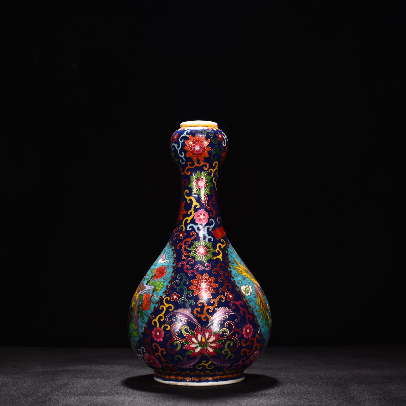 Ming Dynasty Xuande enamel garlic vase with phoenix pattern