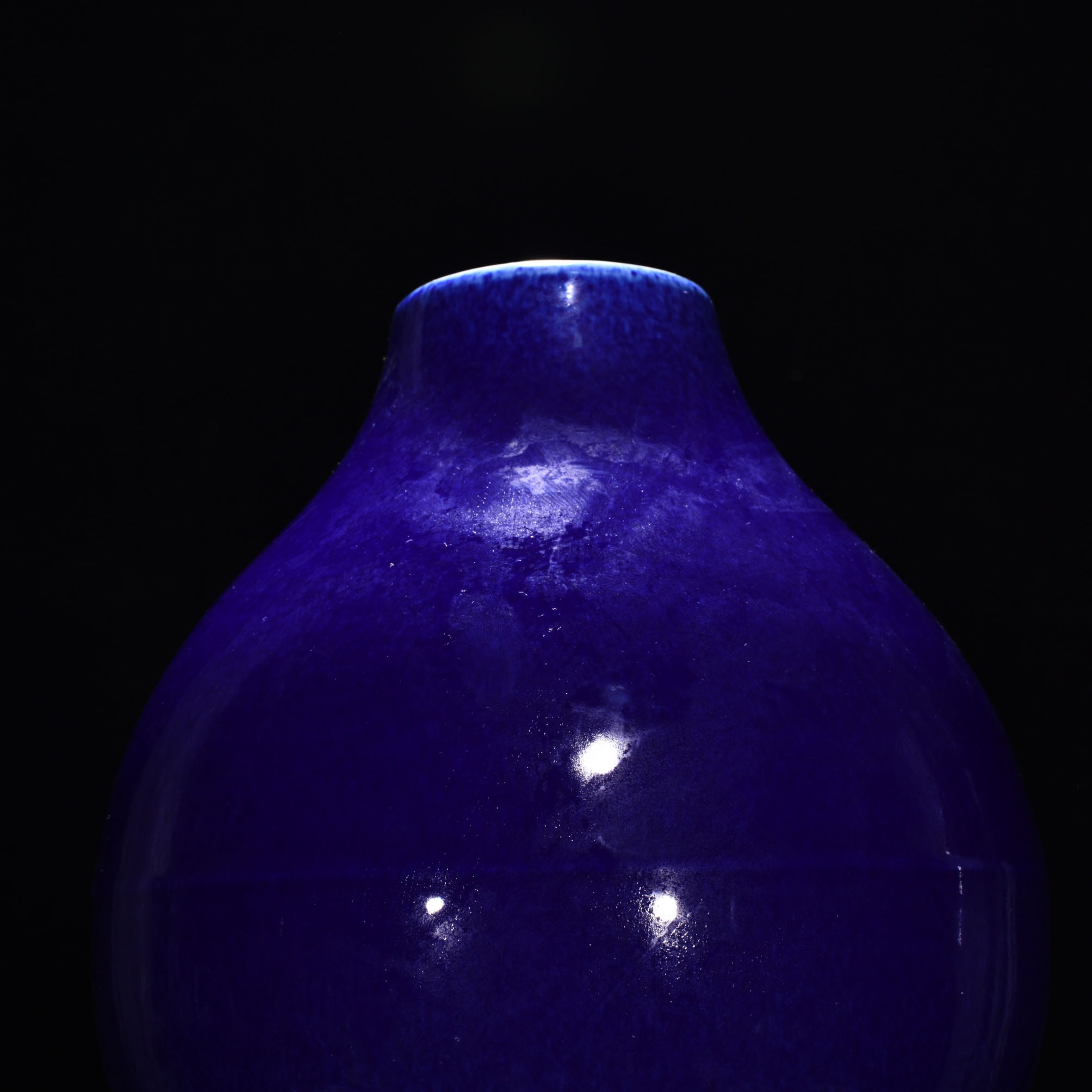 Ming Dynasty Xuande blue glazed gourd vase