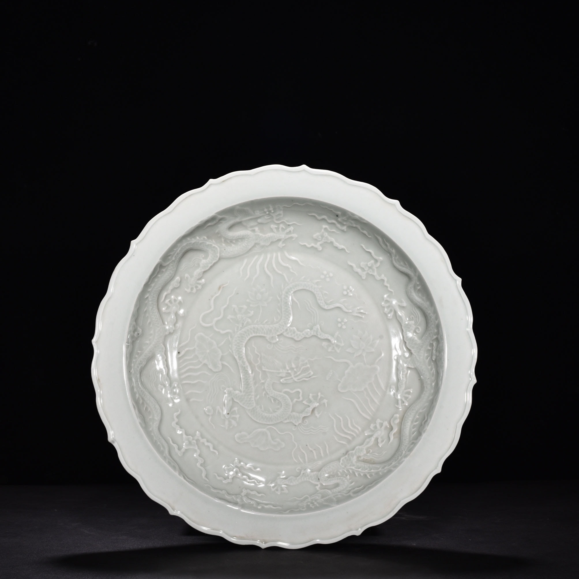 Ming Dynasty Xuande white glaze rhombus edge plate
