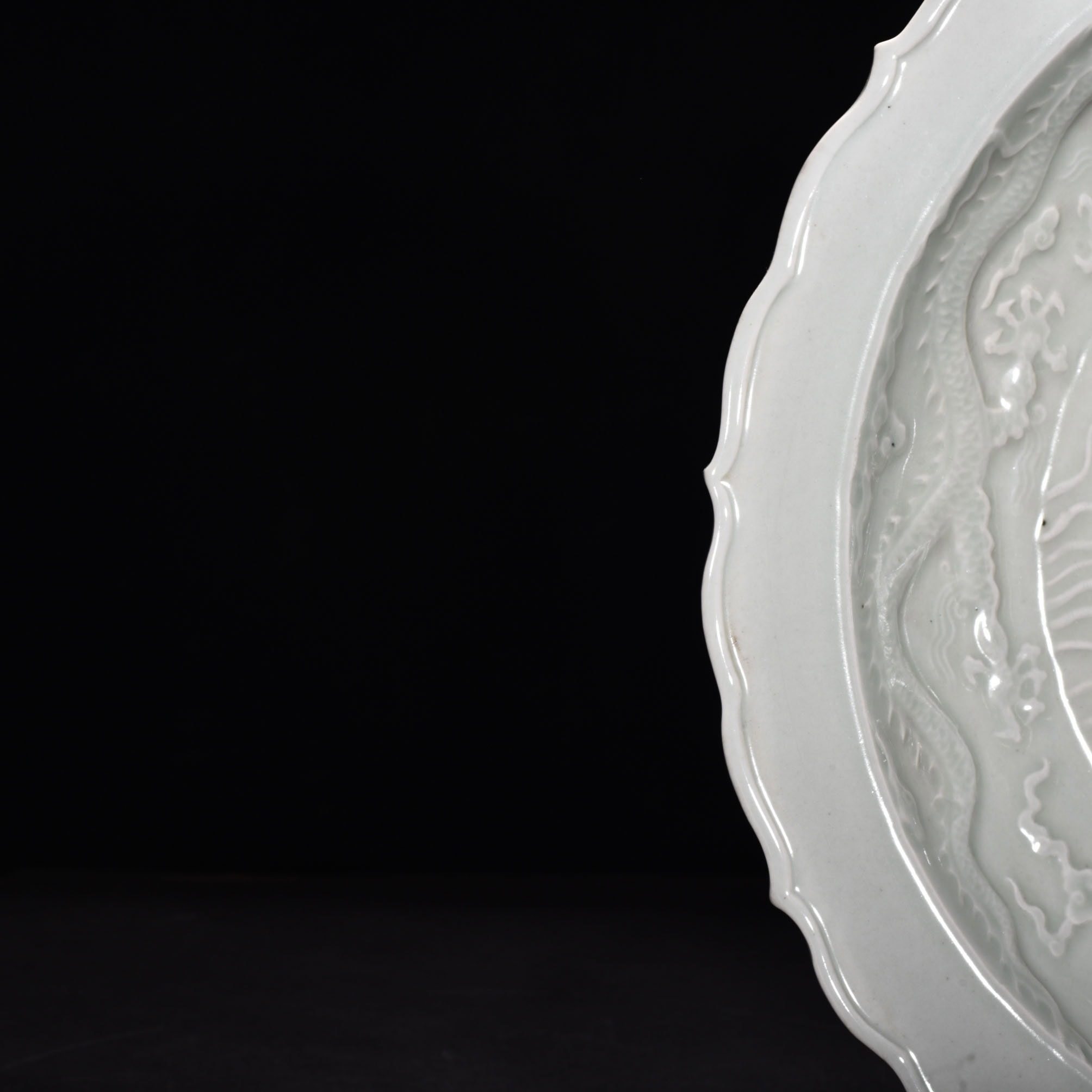 Ming Dynasty Xuande white glaze rhombus edge plate
