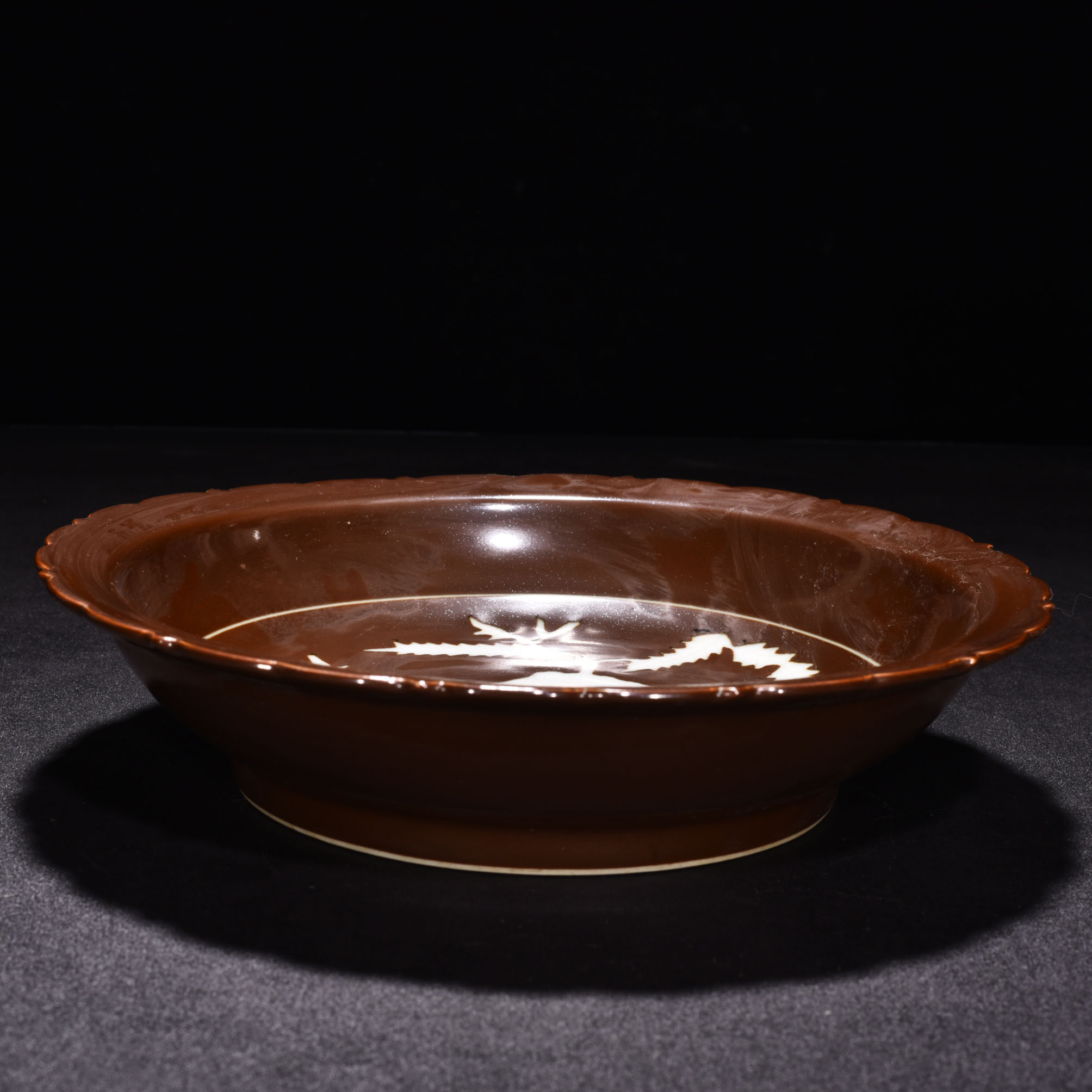 Ming Dynasty Xuande purple gold glaze white rhombus plate