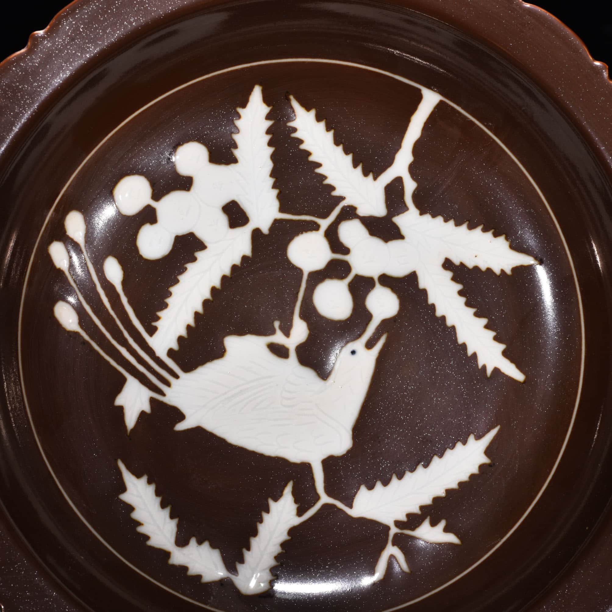 Ming Dynasty Xuande purple gold glaze white rhombus plate