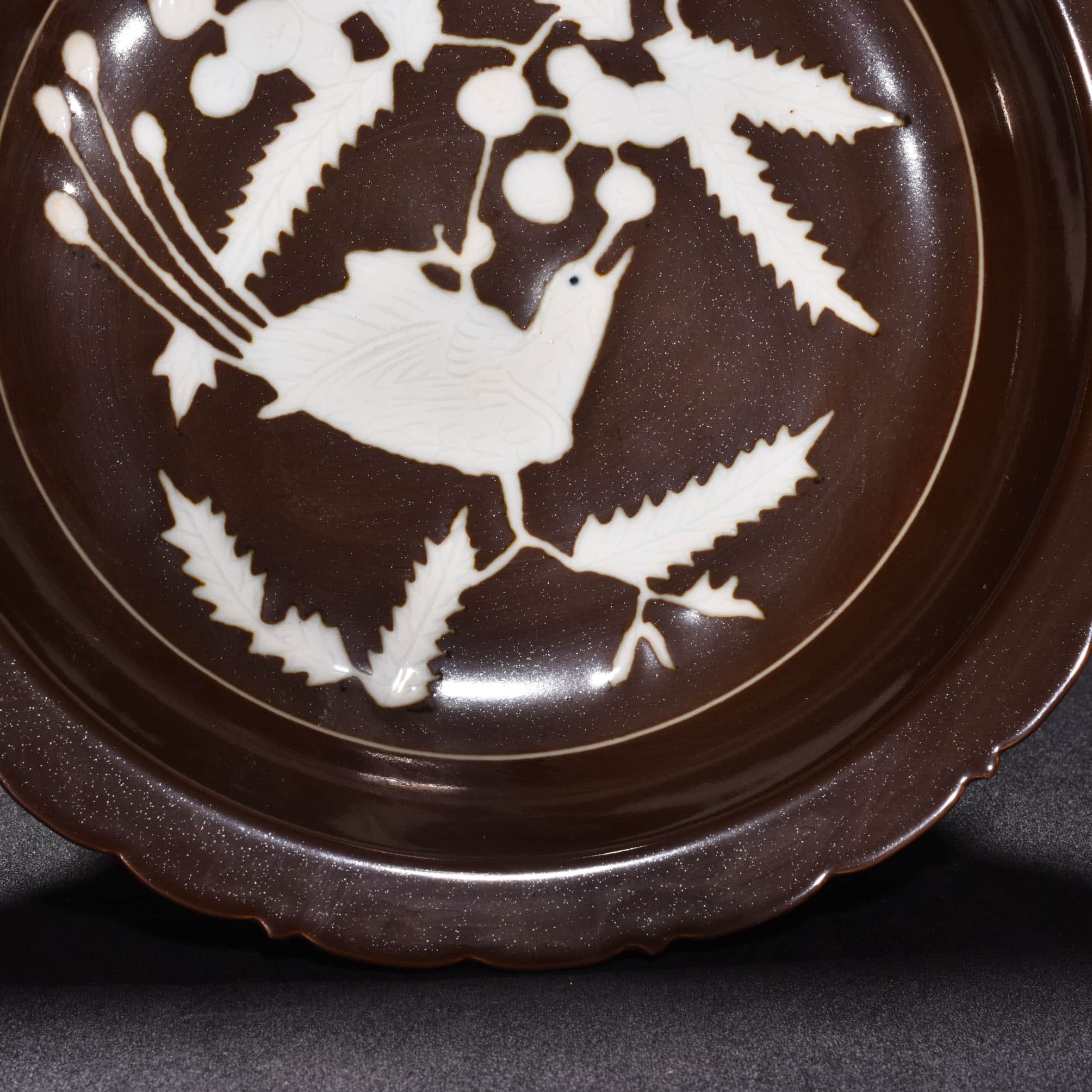 Ming Dynasty Xuande purple gold glaze white rhombus plate