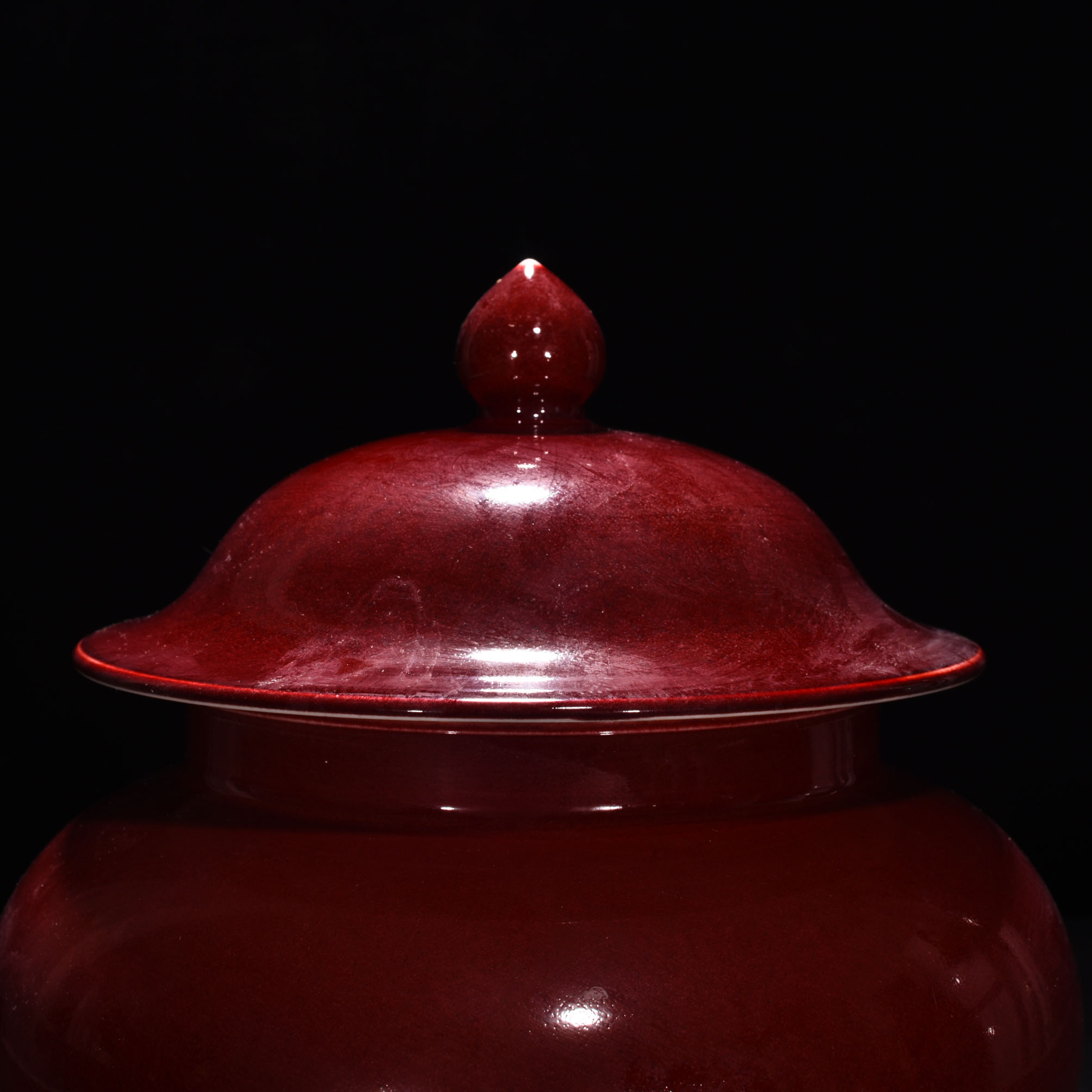 Ming dynasty Xuande Ji red glaze lid jar