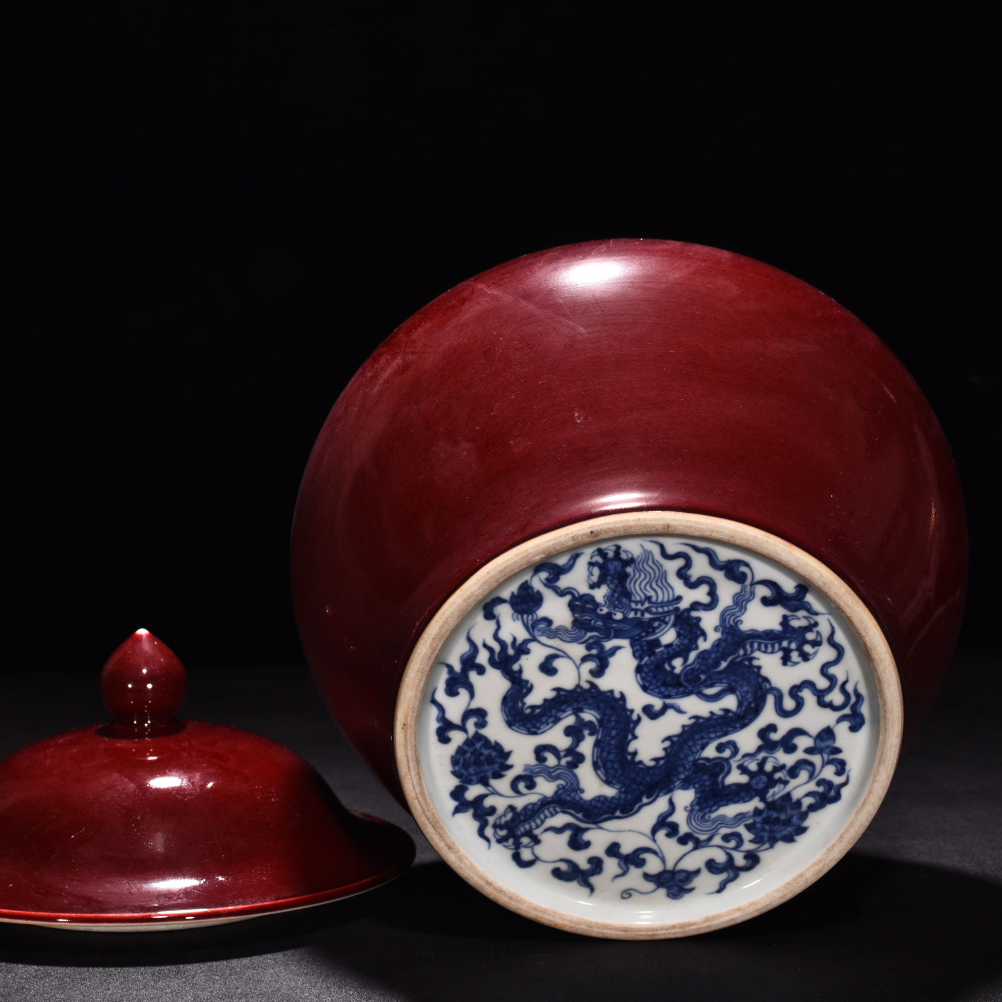 Ming dynasty Xuande Ji red glaze lid jar