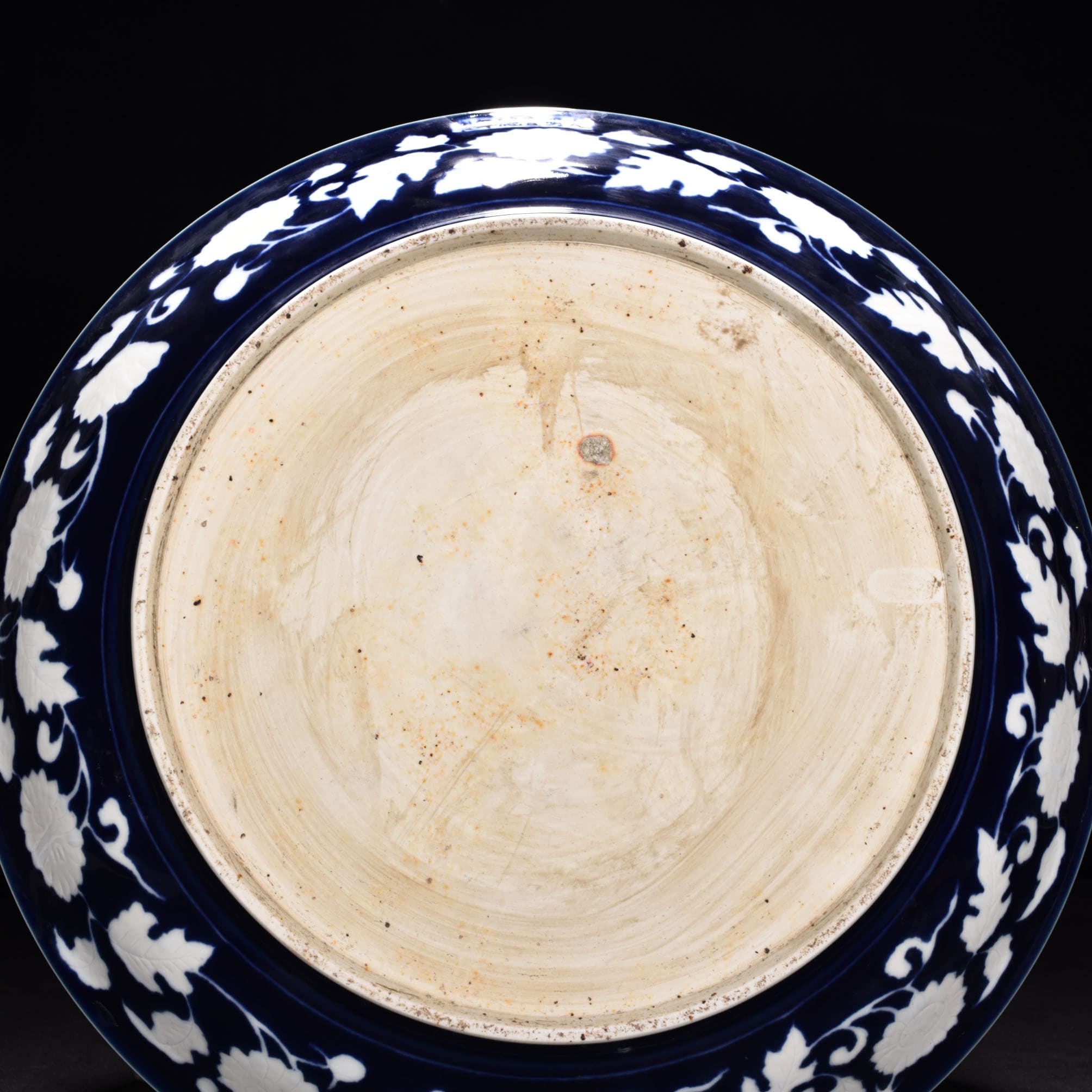 Ming Dyasty Xuande Ji blue glaze flower pattern plate