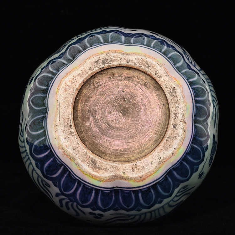 Ming Dyasty Xuande blue and white colorful gourd vase