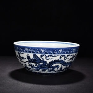 Ming Dynasty Xuande blue and white cloud and dragon pattern bowl