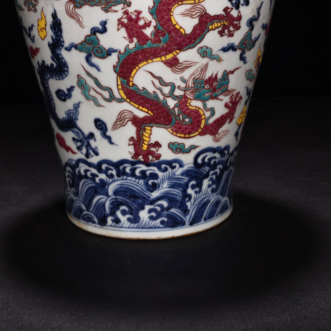 Ming Dynasty Xuande blue and white five color plum vase