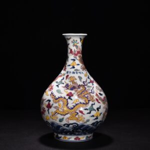Ming Dynasty Xuande blue and white jade pot spring vase