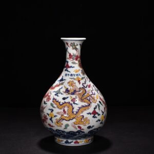 Ming Dynasty Xuande blue and white jade pot spring vase
