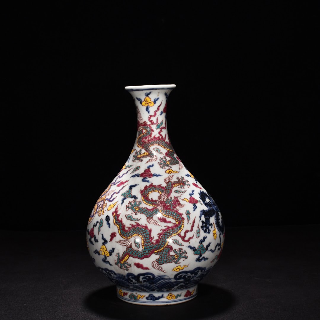 Ming Dynasty Xuande blue and white jade pot spring vase