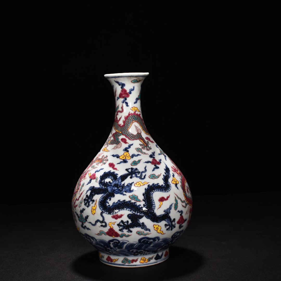 Ming Dynasty Xuande blue and white jade pot spring vase
